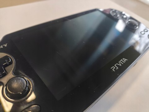 KONSOLA SONY PS VITA OLED WI-FI + KARTA 16GB + USB KONSOLA SONY PS VITA OLED WI-FI + KARTA 16GB + USB