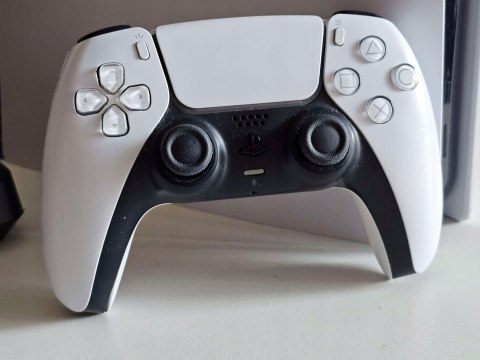 KONSOLA SONY PS5 PLAYSTATION 5 825GB Z NAPĘDEM BLU-RAY + PAD + ŁAD + 5 GIER KONSOLA SONY PS5 PLAYSTATION 5 825GB Z NAPĘDEM BLU-RAY + PAD + ŁAD + 5 GIER