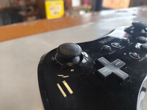 ORYGINALNY PRO CONTROLLER DO KONSOLI NINTENDO WII U ORYGINALNY PRO CONTROLLER DO KONSOLI NINTENDO WII U
