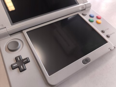ZADBANA KONSOLA NEW NINTENDO 3DS XL SNES EDITION + USB + RYSIK ZADBANA KONSOLA NEW NINTENDO 3DS XL SNES EDITION + USB + RYSIK