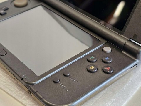 ZADBANA NEW NINTENDO 3DS XL ZELDA MAJORA'S MASK ED IPS + GRA + ŁADOWARKA ZADBANA NEW NINTENDO 3DS XL ZELDA MAJORA'S MASK ED IPS + GRA + ŁADOWARKA