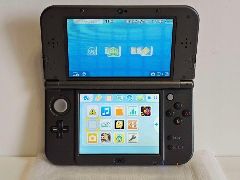 ZADBANA NEW NINTENDO 3DS XL ZELDA MAJORA'S MASK ED IPS + GRA + ŁADOWARKA ZADBANA NEW NINTENDO 3DS XL ZELDA MAJORA'S MASK ED IPS + GRA + ŁADOWARKA