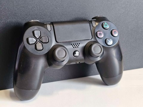 ZESTAW KONSOLA SONY PLAYSTATION 4 PRO 1TB 7216B + PAD + 5 GIER PS4 ZESTAW KONSOLA SONY PLAYSTATION 4 PRO 1TB 7216B + PAD + 5 GIER PS4
