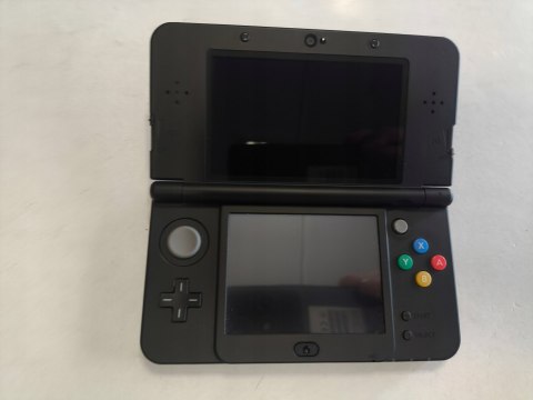 BARDZO ŁADNA KONSOLA NEW NINTENDO 3DS CZARNA + RYSIK + USB + PUDEŁKO BARDZO ŁADNA KONSOLA NEW NINTENDO 3DS CZARNA + RYSIK + USB + PUDEŁKO