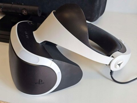 GOGLE SONY PS4 PLAYSTATION VR V2 + KAMERA V2 + 2x MOVE + 3 GRY + WALIZKA GOGLE SONY PS4 PLAYSTATION VR V2 + KAMERA V2 + 2x MOVE + 3 GRY + WALIZKA