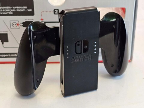 IDEALNA KONSOLA NINTENDO SWITCH OLED 64GB BIAŁA IDEALNA KONSOLA NINTENDO SWITCH OLED 64GB BIAŁA