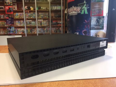 KONSOLA XBOX ONE X 1TB + PAD + OKABLOWANIE