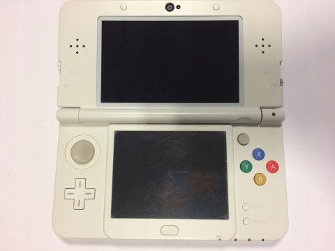 KONSOLA NEW NINTENDO 3DS BIAŁA + ŁADOWARKA + RYSIK + GRA MARIO