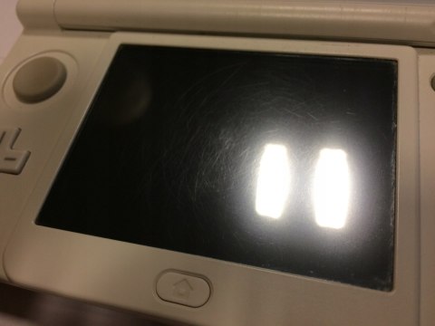 KONSOLA NEW NINTENDO 3DS BIAŁA + ŁADOWARKA + RYSIK + GRA MARIO