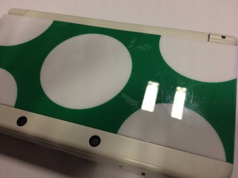 KONSOLA NEW NINTENDO 3DS BIAŁA + ŁADOWARKA + RYSIK + GRA MARIO