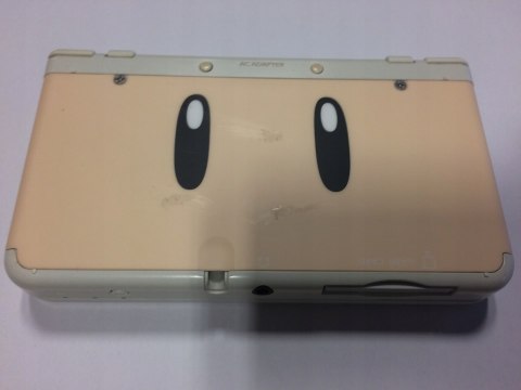 KONSOLA NEW NINTENDO 3DS BIAŁA + ŁADOWARKA + RYSIK + GRA MARIO