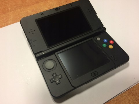 KONSOLA NEW NINTENDO 3DS CZARNA 2x IPS + KARTA PAMIĘCI + USB + RYSIK