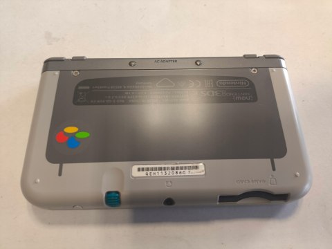 KONSOLA NEW NINTENDO 3DS XL SNES EDITION + 2 GRY POKEMON + RYSIK + USB KONSOLA NEW NINTENDO 3DS XL SNES EDITION + 2 GRY POKEMON + RYSIK + USB