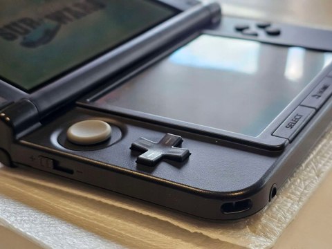 KONSOLA NINTENDO 3DS XL EDYCJA LUIGI'S MANSION 2 + RYSIK + USB KONSOLA NINTENDO 3DS XL EDYCJA LUIGI'S MANSION 2 + RYSIK + USB
