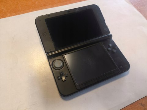 KONSOLA NINTENDO 3DS XL NIEBIESKA + RYSIK + ETUI + USB KONSOLA NINTENDO 3DS XL NIEBIESKA + RYSIK + ETUI + USB