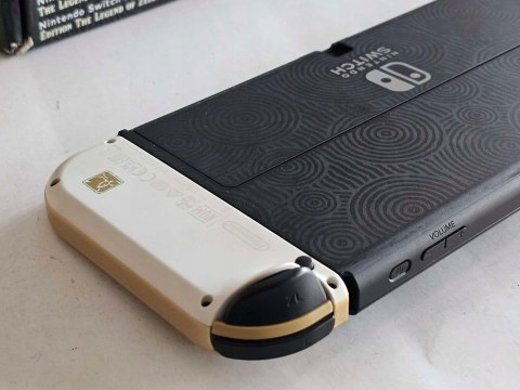 KONSOLA NINTENDO SWITCH OLED ZELDA TEARS OF THE KINGDOM LIMITED EDITION KONSOLA NINTENDO SWITCH OLED ZELDA TEARS OF THE KINGDOM LIMITED EDITION