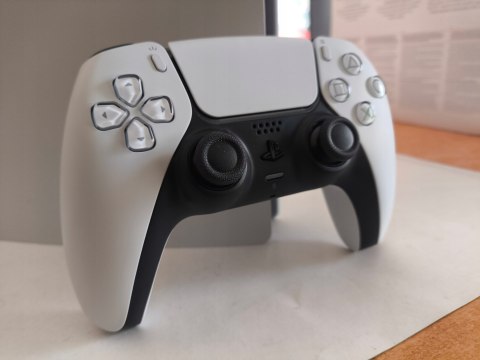 KONSOLA SONY PLAYSTATION 5 825GB SSD 1016A + DODATKOWY DYSK 1TB SSD KONSOLA SONY PLAYSTATION 5 825GB SSD 1016A + DODATKOWY DYSK 1TB SSD