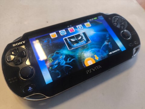 KONSOLA SONY PS VITA OLED WI-FI + KARTA 8GB + GRA + USB + ETUI KONSOLA SONY PS VITA OLED WI-FI + KARTA 8GB + GRA + USB + ETUI