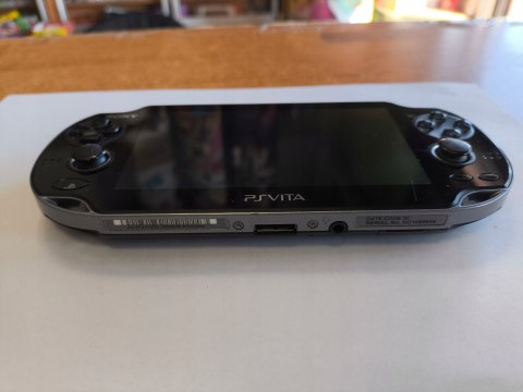 KONSOLA SONY PS VITA OLED WI-FI + KARTA 8GB + ŁADOWARKA KONSOLA SONY PS VITA OLED WI-FI + KARTA 8GB + ŁADOWARKA