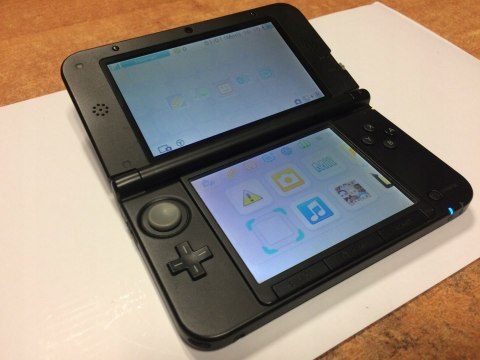 ZADBANA KONSOLA NINTENDO 3DS XL SREBRNO-CZARNA + RYSIK + ETUI