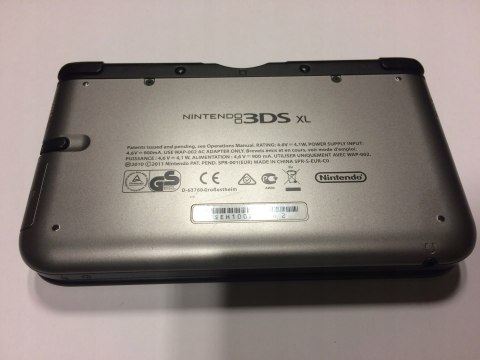 ZADBANA KONSOLA NINTENDO 3DS XL SREBRNO-CZARNA + RYSIK + ETUI