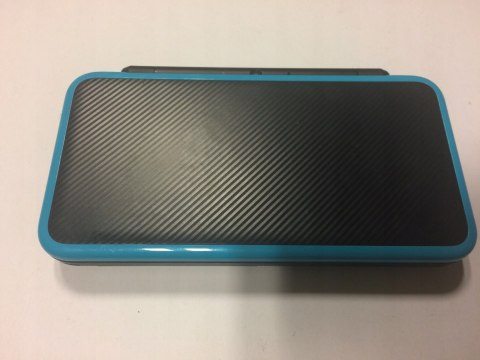 KONSOLA NEW NINTENDO 2DS XL NIEBIESKO-CZARNA + ŁADOWARKA + POKEMON SUN