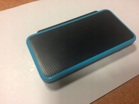 KONSOLA NEW NINTENDO 2DS XL NIEBIESKO-CZARNA + ŁADOWARKA + POKEMON SUN