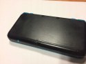 KONSOLA NEW NINTENDO 2DS XL NIEBIESKO-CZARNA + ŁADOWARKA + RYSIK + ETUI