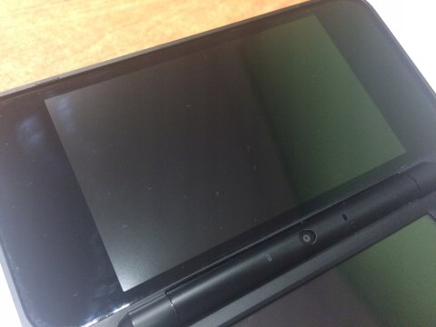 KONSOLA NEW NINTENDO 2DS XL NIEBIESKO-CZARNA + ŁADOWARKA + RYSIK