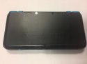 KONSOLA NEW NINTENDO 2DS XL NIEBIESKO-CZARNA + ŁADOWARKA + RYSIK
