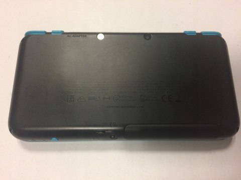 KONSOLA NEW NINTENDO 2DS XL NIEBIESKO-CZARNA + ŁADOWARKA + RYSIK