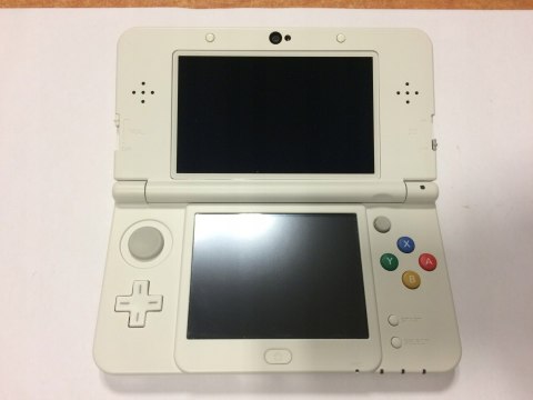 KONSOLA NEW NINTENDO 3DS BIAŁA + ŁADOWARKA + RYSIK