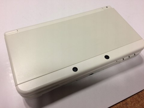 KONSOLA NEW NINTENDO 3DS BIAŁA + ŁADOWARKA + RYSIK