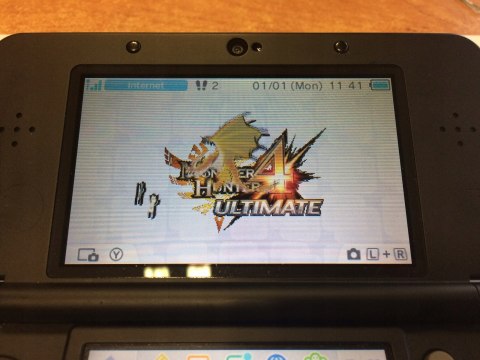 KONSOLA NEW NINTENDO 3DS CZARNA + ETUI + RYSIK + MONSTER HUNTER 4 ULTIMATE