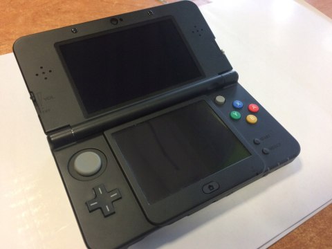 KONSOLA NEW NINTENDO 3DS CZARNA + ETUI + RYSIK + MONSTER HUNTER 4 ULTIMATE