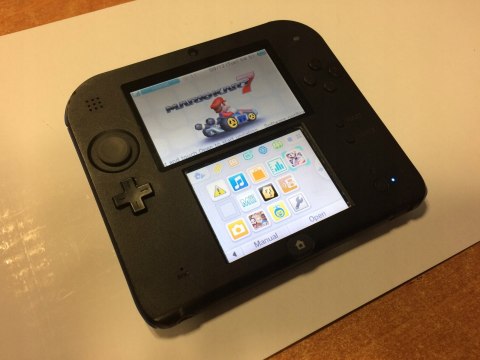KONSOLA NINTENDO 2DS + RYSIK + USB + GRA MARIO KART 7