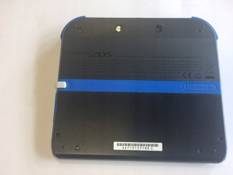 KONSOLA NINTENDO 2DS + RYSIK + USB + GRA MARIO KART 7