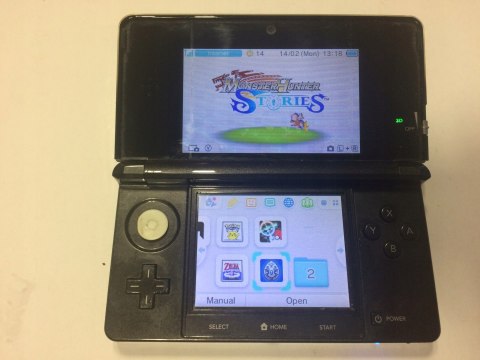 KONSOLA NINTENDO 3DS CZARNA + ŁADOWARKA + RYSIK +GRA MONSTER HUNTER STORIES