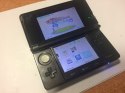 KONSOLA NINTENDO 3DS CZARNA + ŁADOWARKA + RYSIK +GRA MONSTER HUNTER STORIES