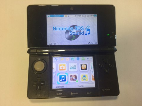KONSOLA NINTENDO 3DS CZARNA + ŁADOWARKA + RYSIK + KARTA PAMIĘCI