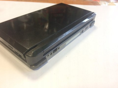 KONSOLA NINTENDO 3DS CZARNA + ŁADOWARKA + RYSIK + NEW SUPER MARIO BROS 2