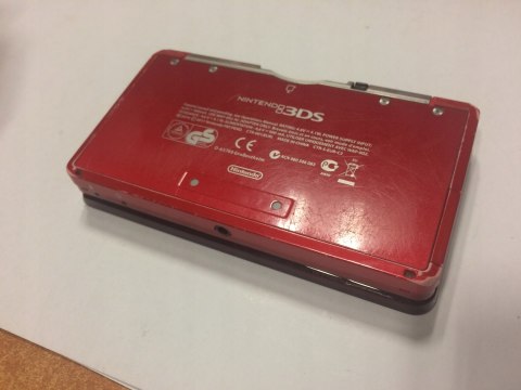 KONSOLA NINTENDO 3DS CZERWONA + ŁADOWARKA