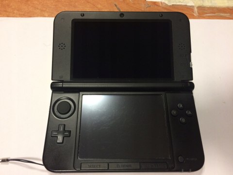 KONSOLA NINTENDO 3DS XL CZERWONA + RYSIK + KARTA PAMIĘCI + ŁADOWARKA