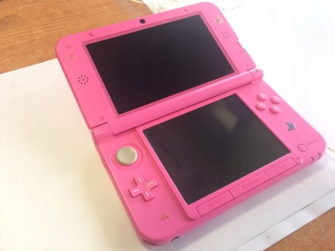 KONSOLA NINTENDO 3DS XL RÓŻOWA + GRA ANIMAL CROSSING NEW LEAF