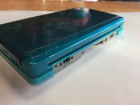 KONSOLA NINTENDO 3DS NIEBIESKA + ŁADOWARKA