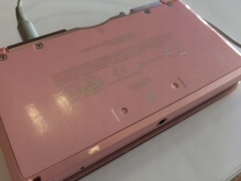 KONSOLA NINTENDO 3DS RÓŻOWA + ŁADOWARKA