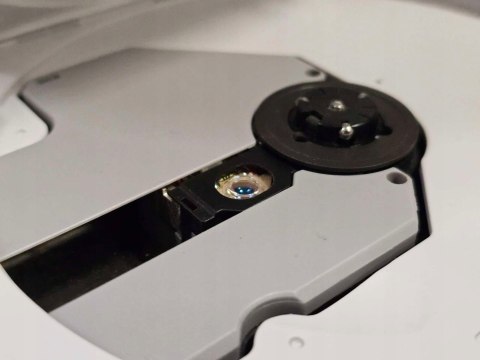 KONSOLA SONY PSX PLAYSTATION ONE + 2x DUALSHOCK + 2x KARTA PAMIĘCI + 3 GRY