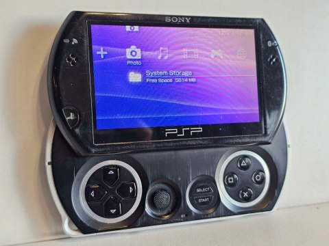 KONSOLA SONY PSP GO - W PEŁNI SPRAWNA