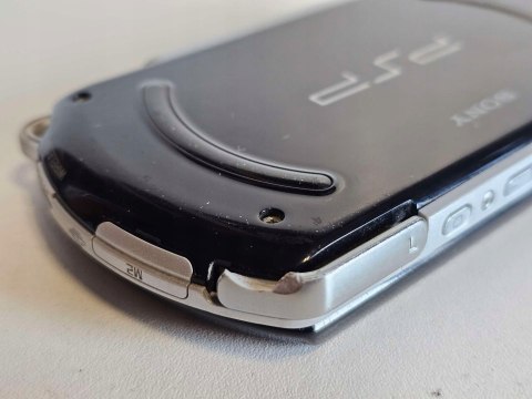 KONSOLA SONY PSP GO - W PEŁNI SPRAWNA