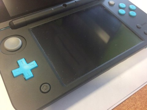 ZADBANA KONSOLA NEW NINTENDO 2DS XL NIEBIESKO-CZARNA + ETUI MARIO + RYSIK